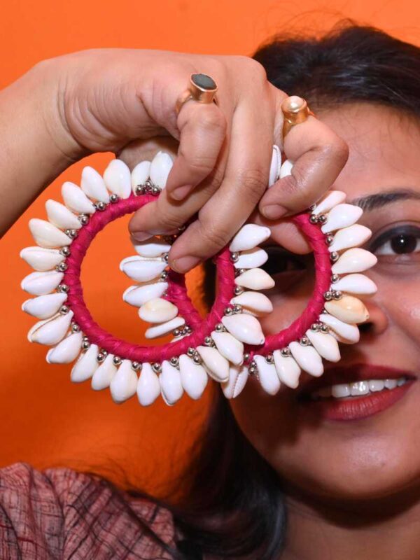 Megenta Cowrie Shell Bangles